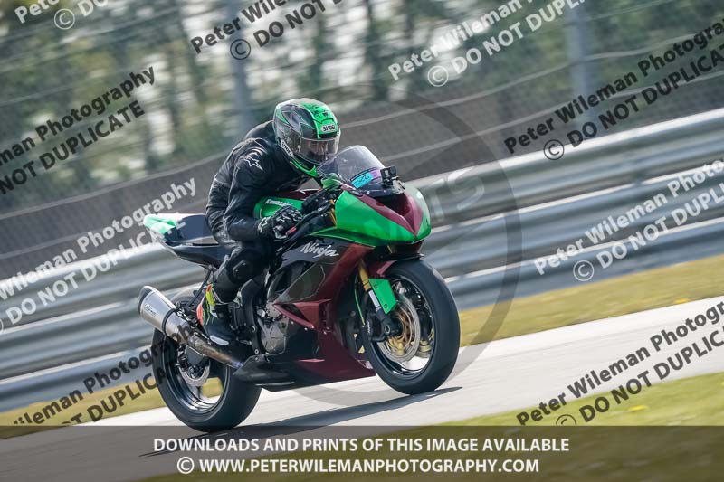 donington no limits trackday;donington park photographs;donington trackday photographs;no limits trackdays;peter wileman photography;trackday digital images;trackday photos